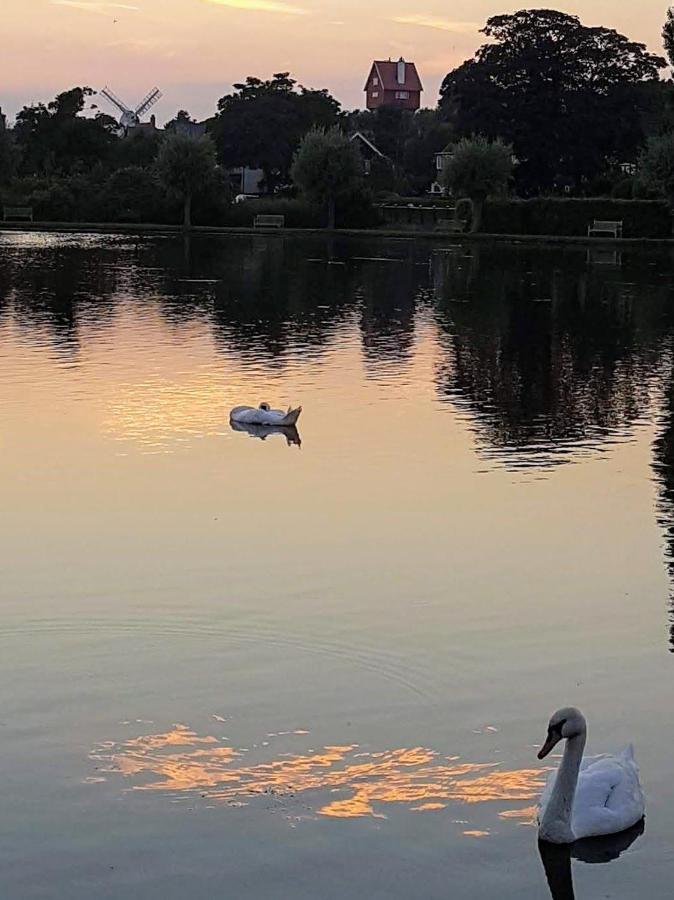 Regatta - A Lakeview Apartment In Thorpeness - Aldeburgh Coastal Cottages Екстериор снимка